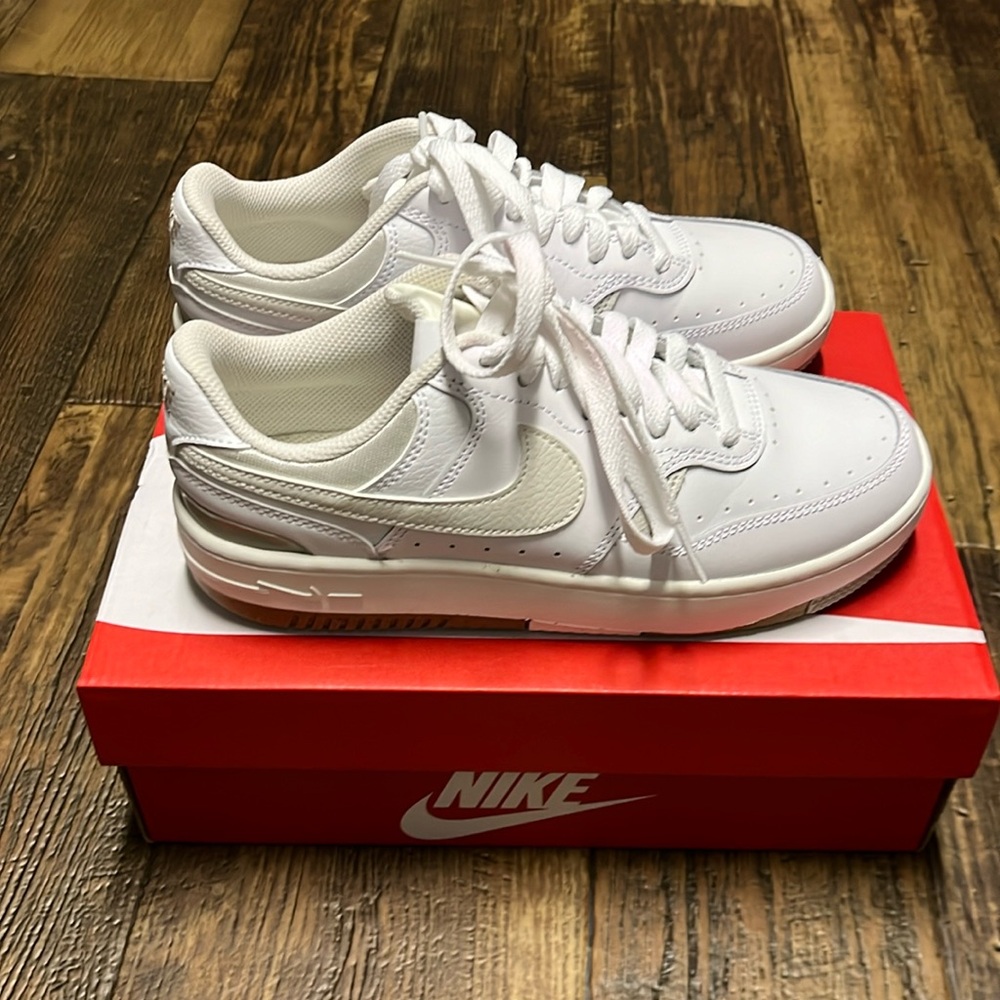 Nike Gamma Force size 7